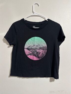 Levi’s crop graphic Tee XS